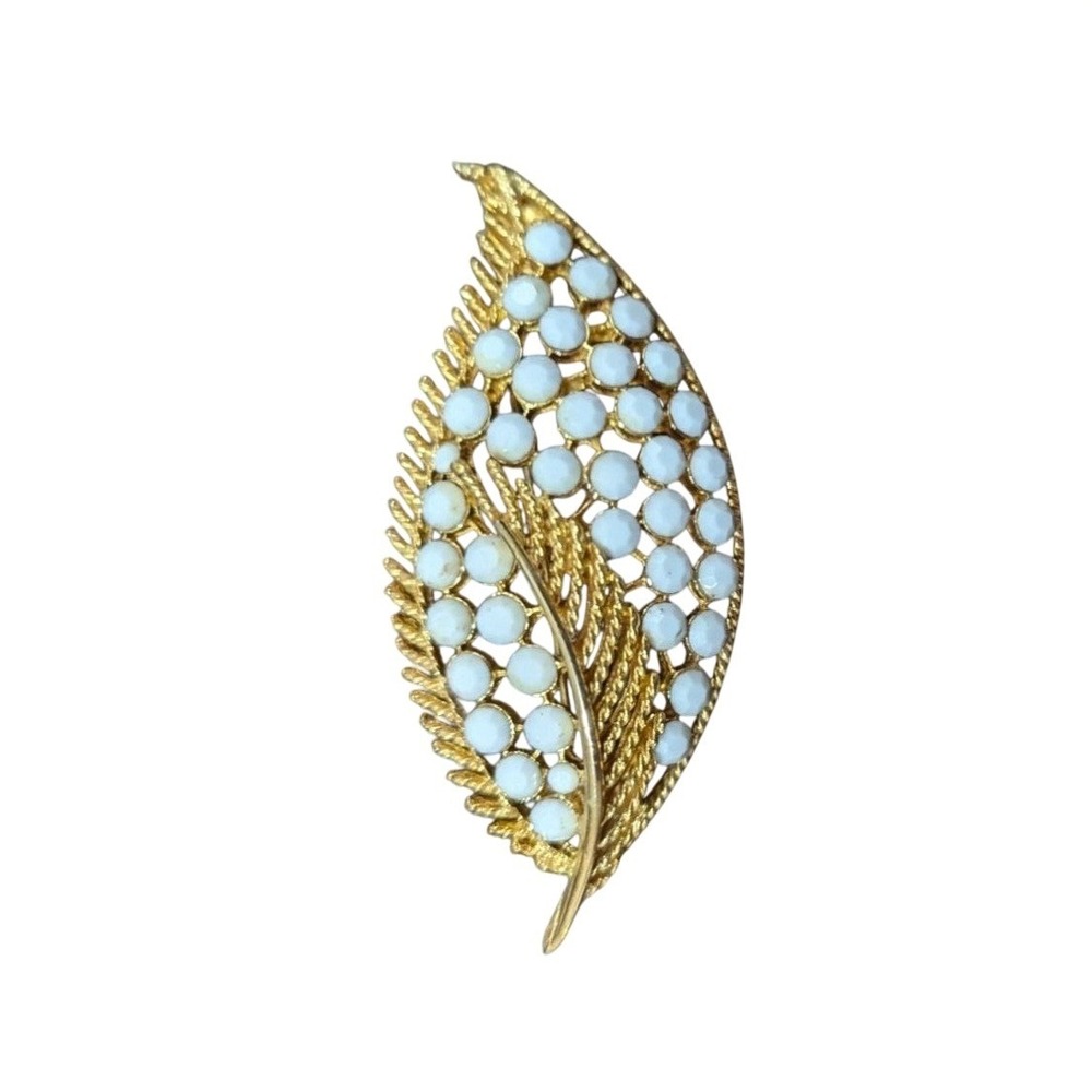 Vintage Leaf-Shaped Brooch Pin With Faux Pearls & Gold-Tone Finish - Retro Chic